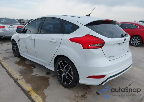2016 Ford Focus Se z USA, uszkodzony, nr VIN 1FADP3K27GL262397